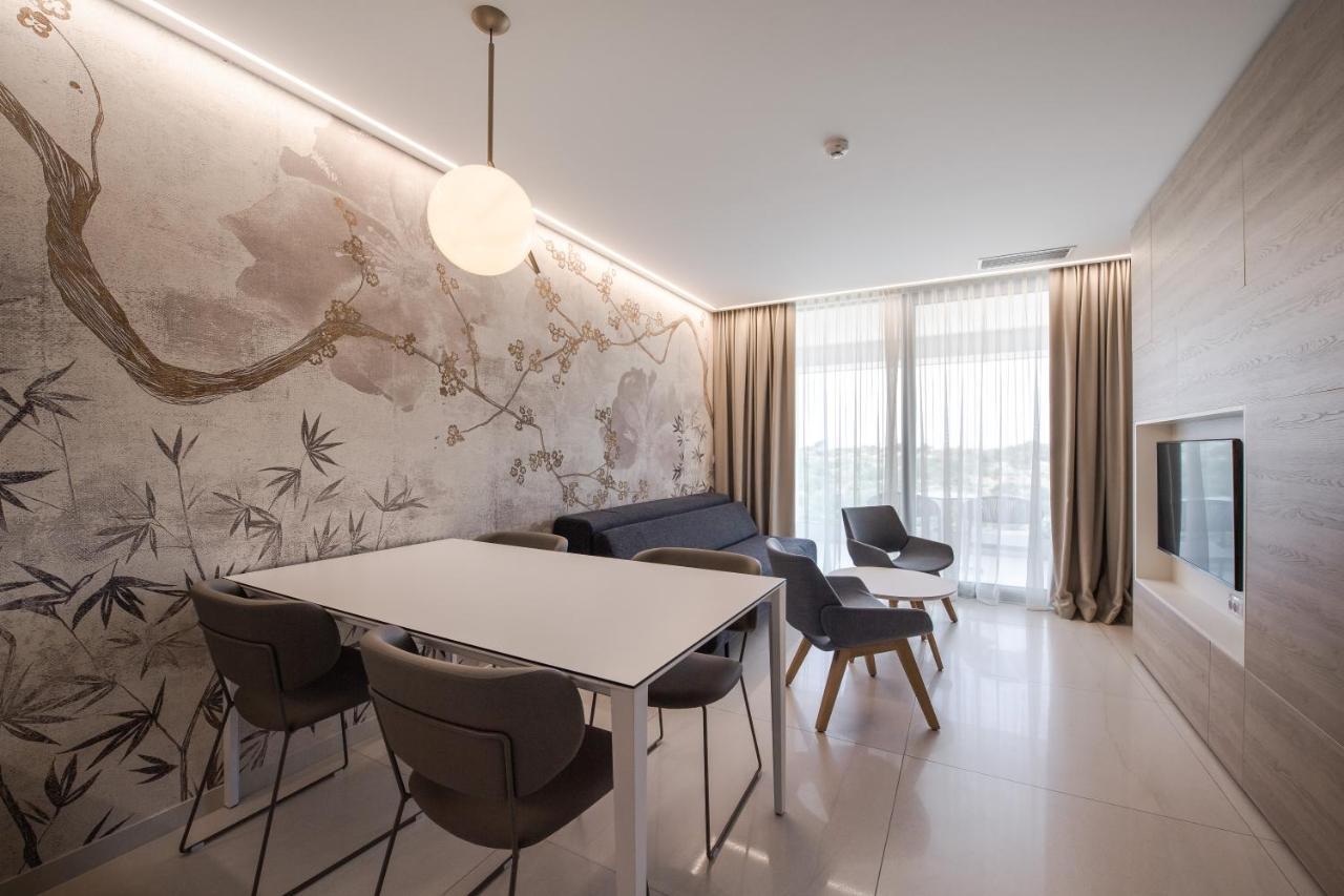 Aparthotel Joel Novalja Bagian luar foto