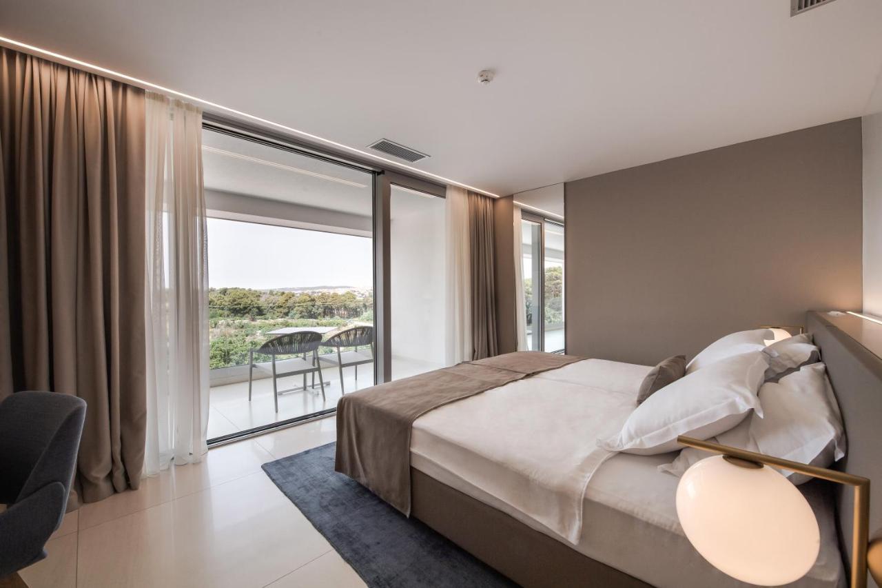 Aparthotel Joel Novalja Bagian luar foto