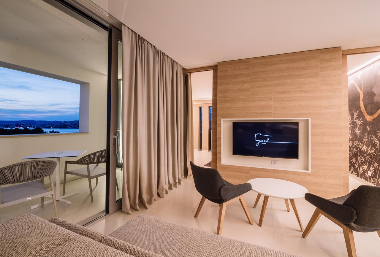 Aparthotel Joel Novalja Bagian luar foto